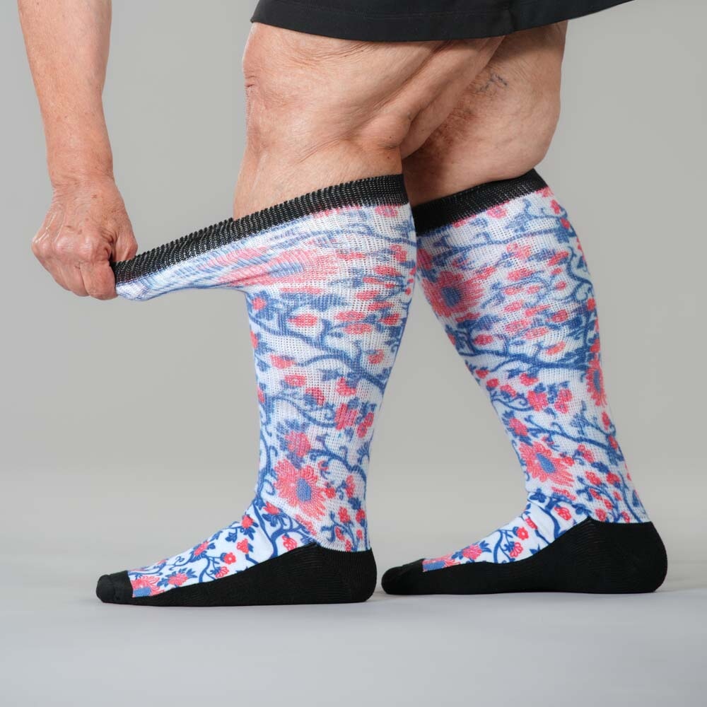 Red, White, and Bloom EasyStretch™ Socks